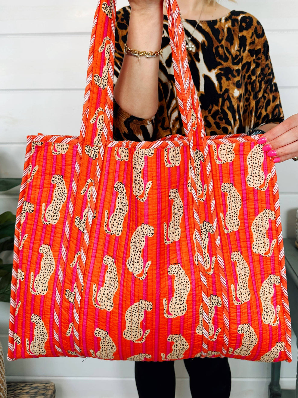 Fiery orange tiger bag