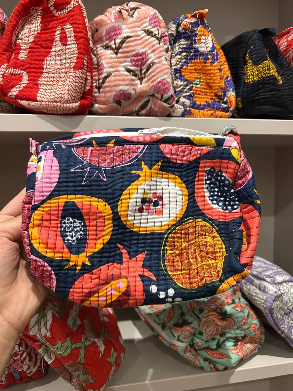 WATERPROOF MAKEUP BAG PASSION FRUIT