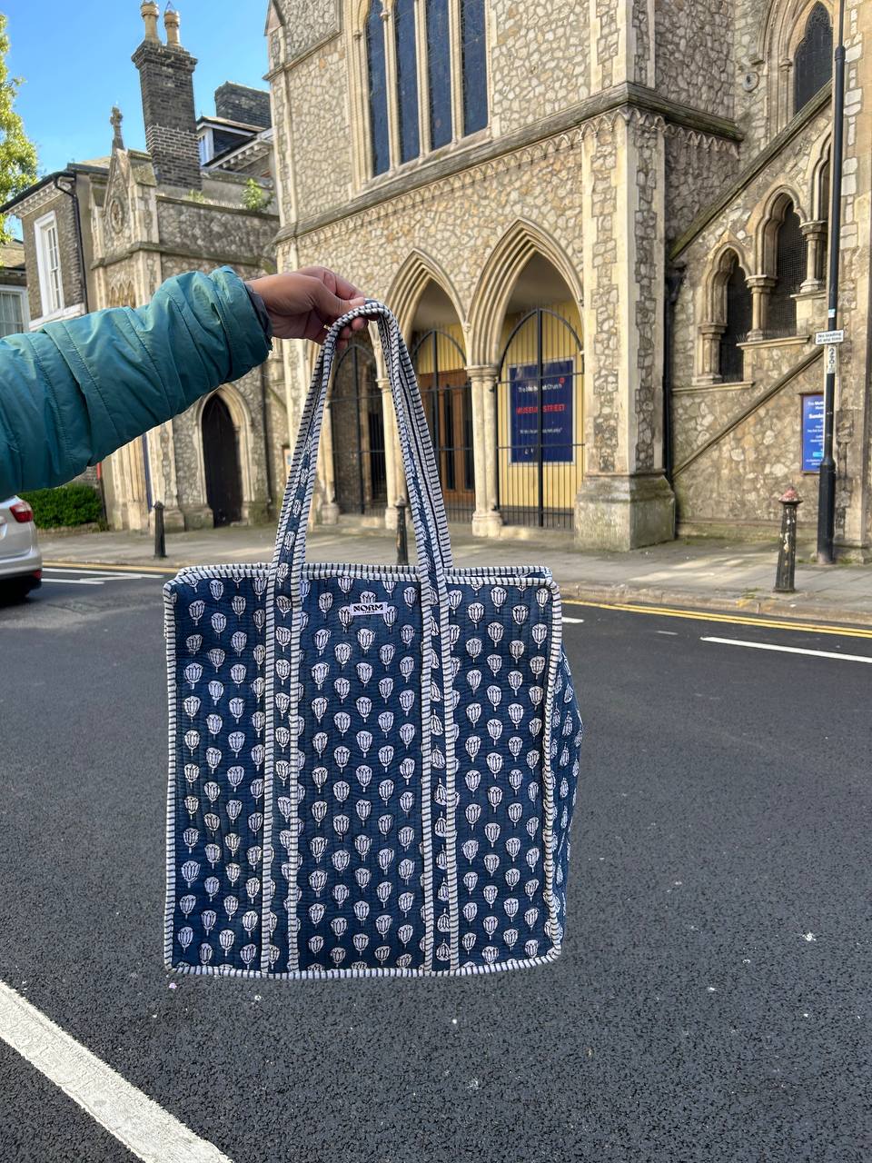 Blue with White bud /weekend bag /Beach bag with zipper