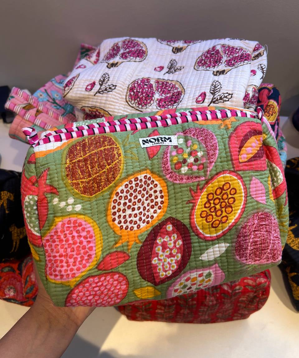 WATERPROOF MAKEUP BAG GREEN PASSION FRUIT