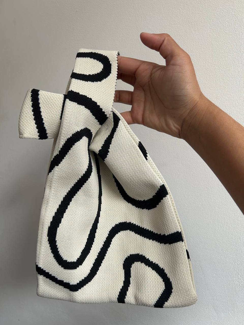 KNOT BAG WHITE WITH BLACK