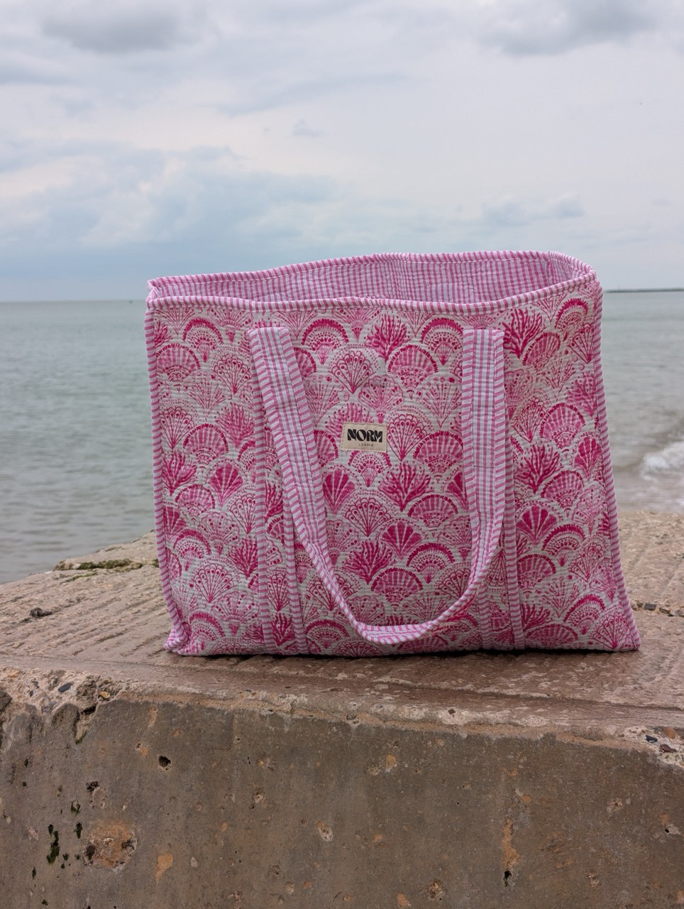 PINK SHELL TOTE BAG REVERSIBLE WITH BUTTONS