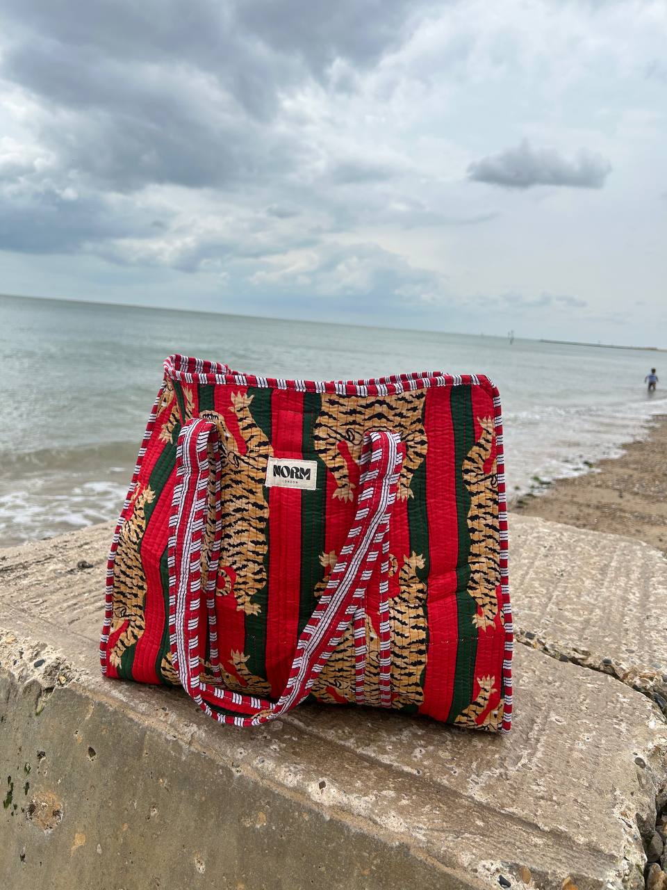 Di-or cheetah Reversible Tote bag